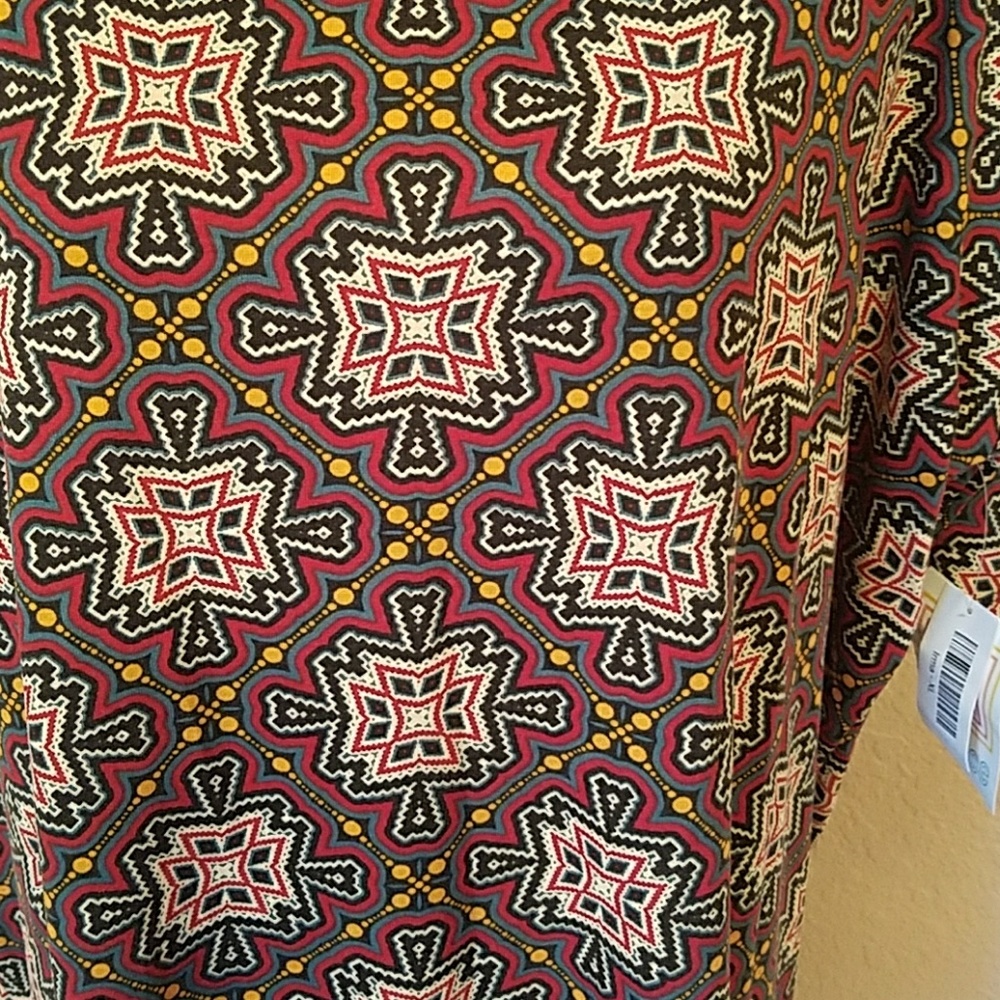 XL Lularoe Irma - Picture 2 of 2
